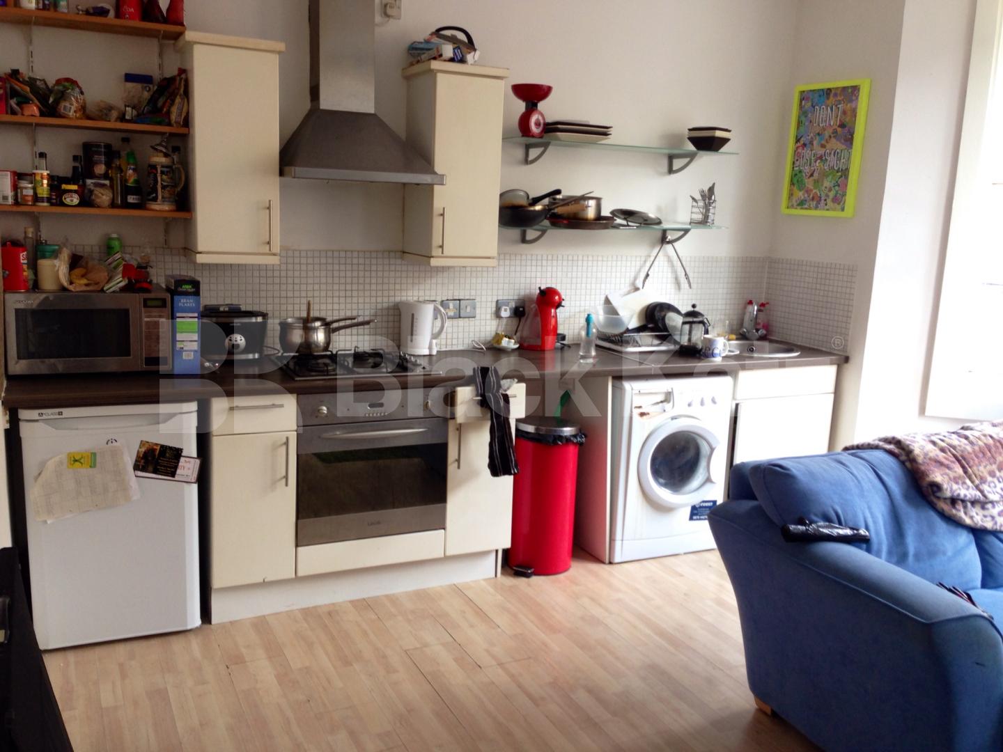 			LET , 1 Bedroom, 1 bath, 1 reception Apartment			 Pacific Mews, Saltoun Road, Brixton 